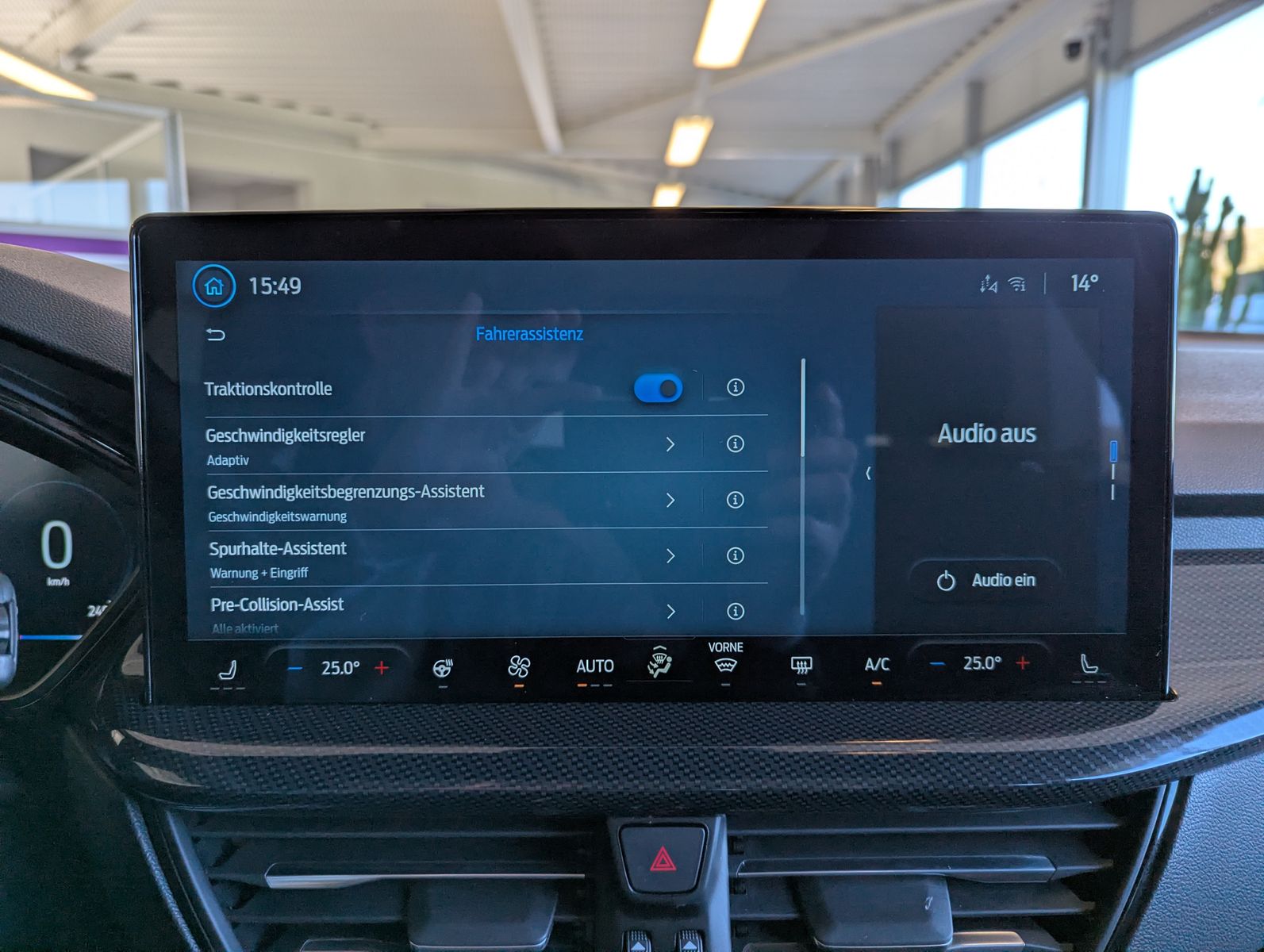 Fahrzeugabbildung Ford Focus 1.0 ST-Line X Styling Matrix B&O Pano 18"