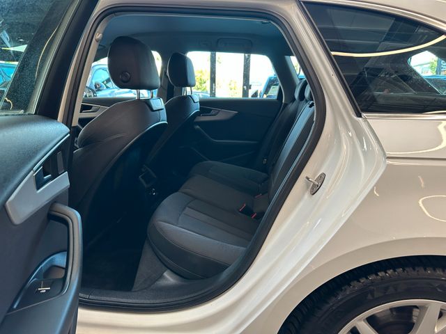 Audi A4 *ACC*AHK*NAVI*CARPLAY*2-ZONEN*SZHZ*LED*