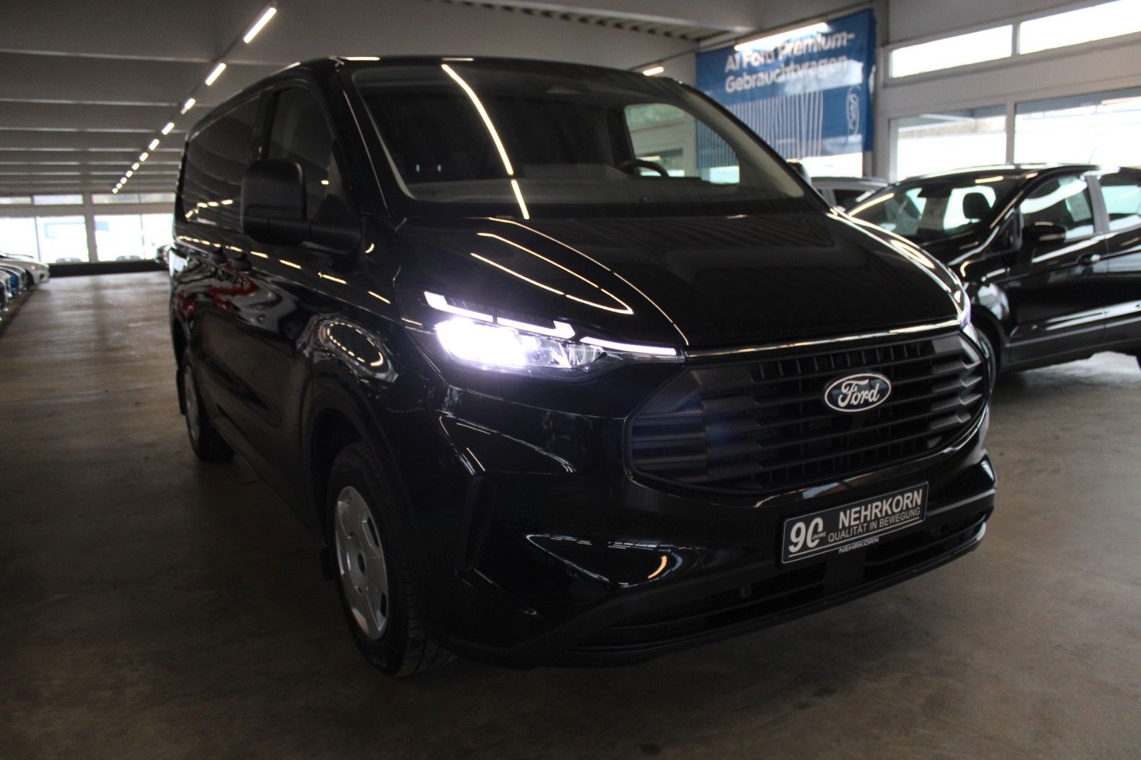 Fahrzeugabbildung Ford Transit Custom L1 TREND LED NAVI CAM ACC SHZ uvm