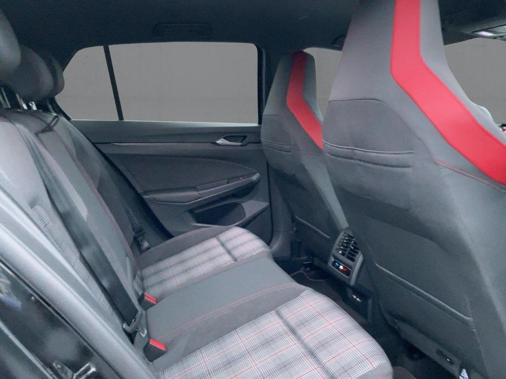 Volkswagen Golf 12