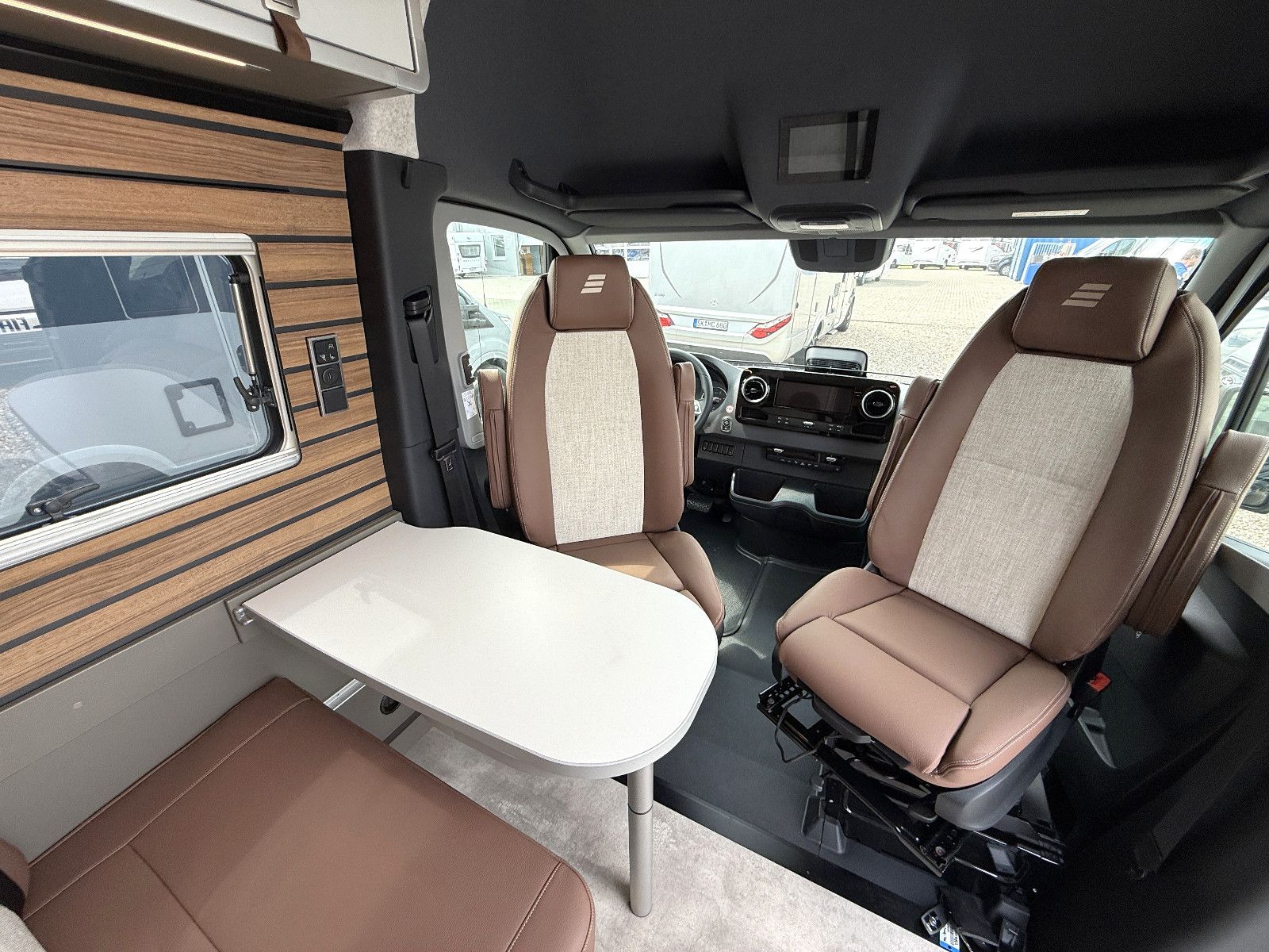 Fahrzeugabbildung HYMER / ERIBA / HYMERCAR Grand Canyon S - MB 600 - 4x4 - 19.986€ Sparen!