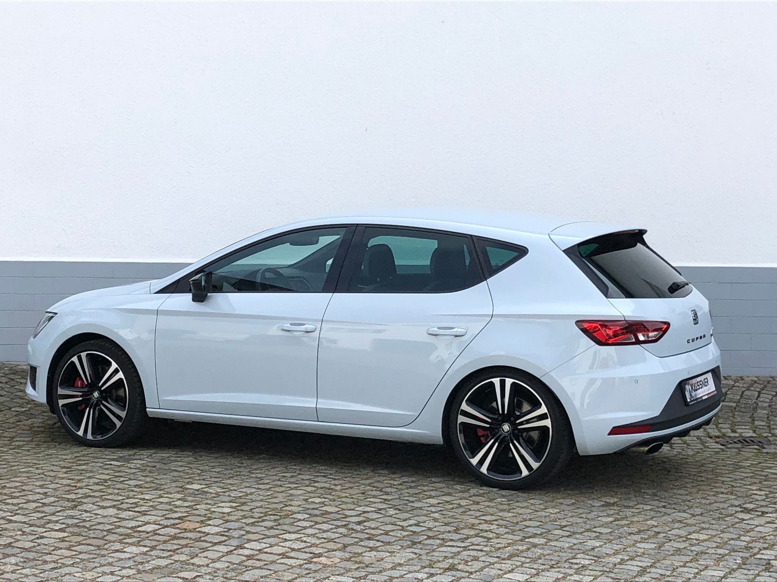 Fahrzeugabbildung SEAT Leon 2.0 TSI Cupra *DSG*Navi*FULL-LINK