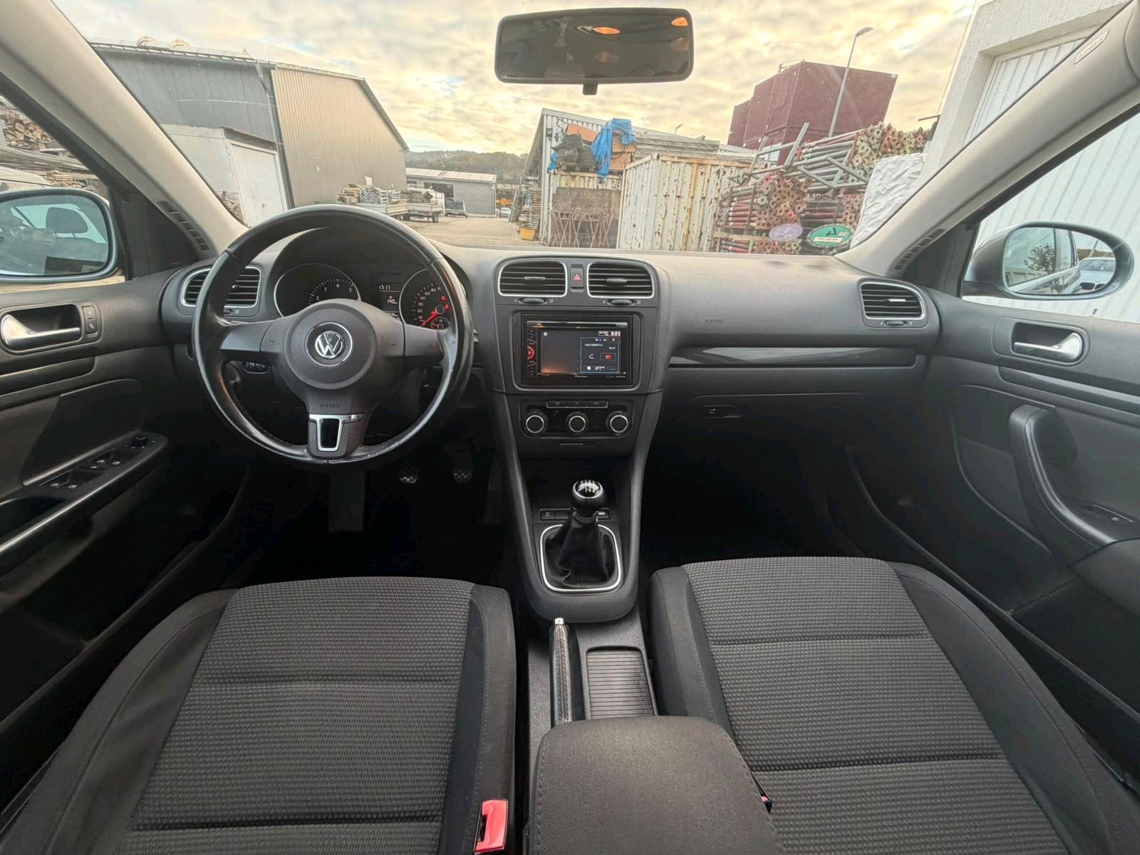 Volkswagen Golf 2010 — photo 10