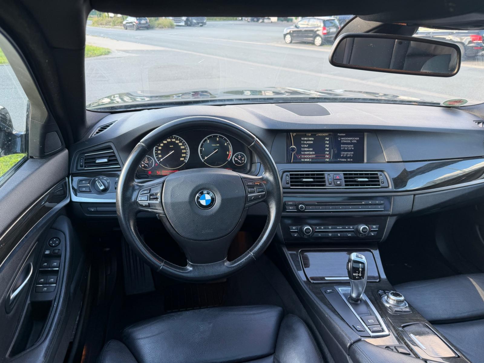 BMW 525 2011 — photo 14