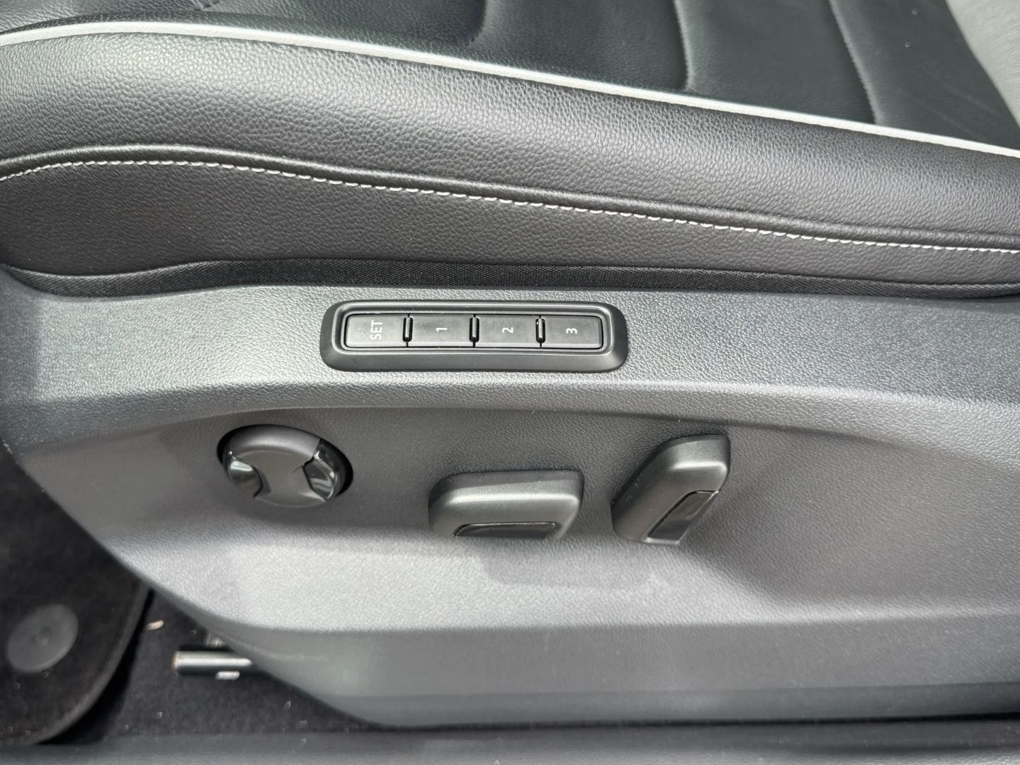 Tiguan 2.0 TDI 4M R-LINE *MATRIX*AHK*STDHZG*