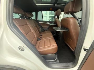 Volkswagen Tiguan - 12
