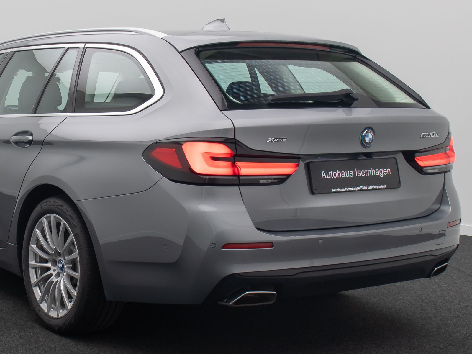 Fahrzeugabbildung BMW 530e xD  Kamera Laser HUD DAB H/K Komfort Alarm