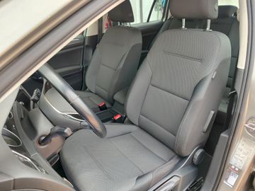 Volkswagen Golf - 9