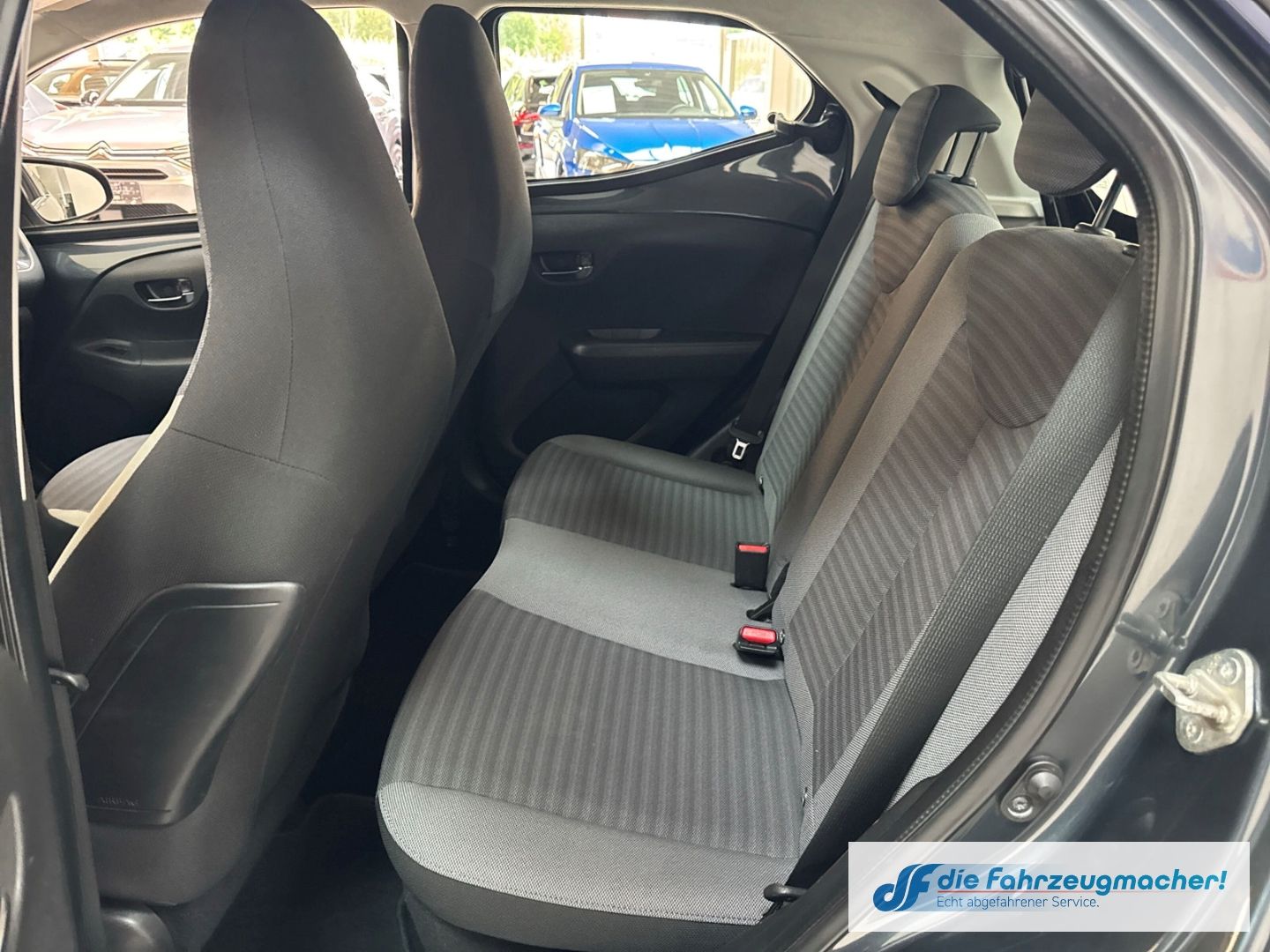 Fahrzeugabbildung Toyota Aygo X-Play Connect ACC Apple CarPlay Android Au