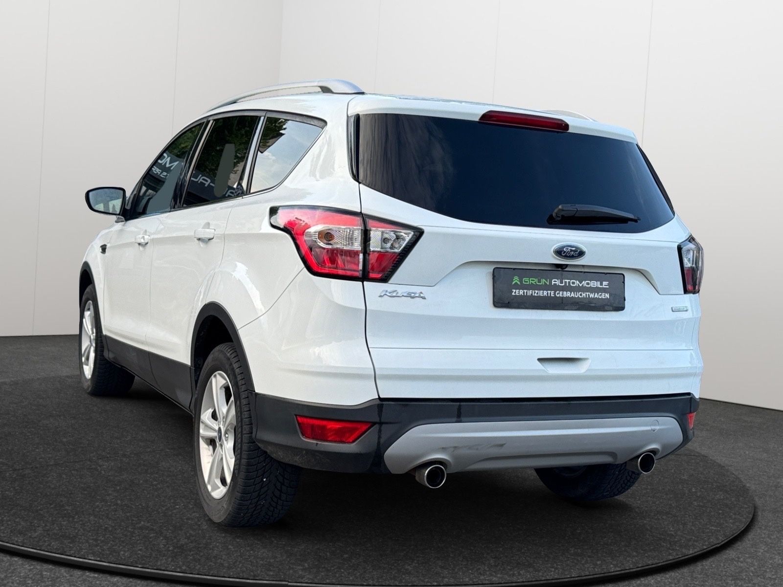 Fahrzeugabbildung Ford Kuga Titanium*LED*8Fach Alu*Kamera*Teilleder