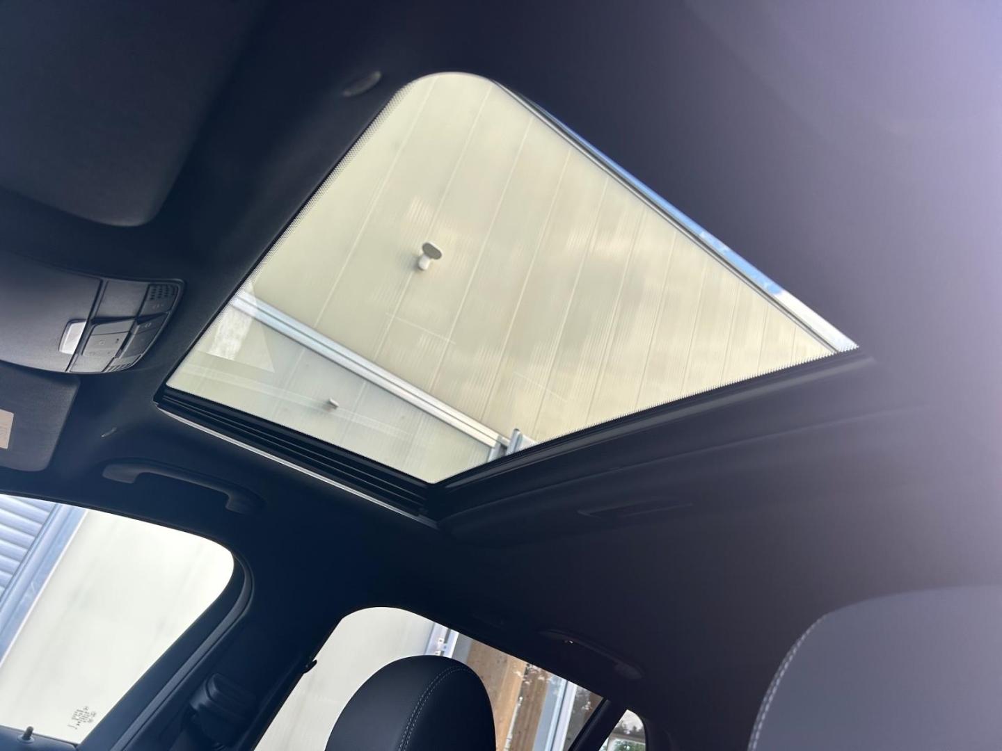 Mercedes-Benz E 220 T AMG LINE AHK PANNO LED BURMESTER BSM NAV