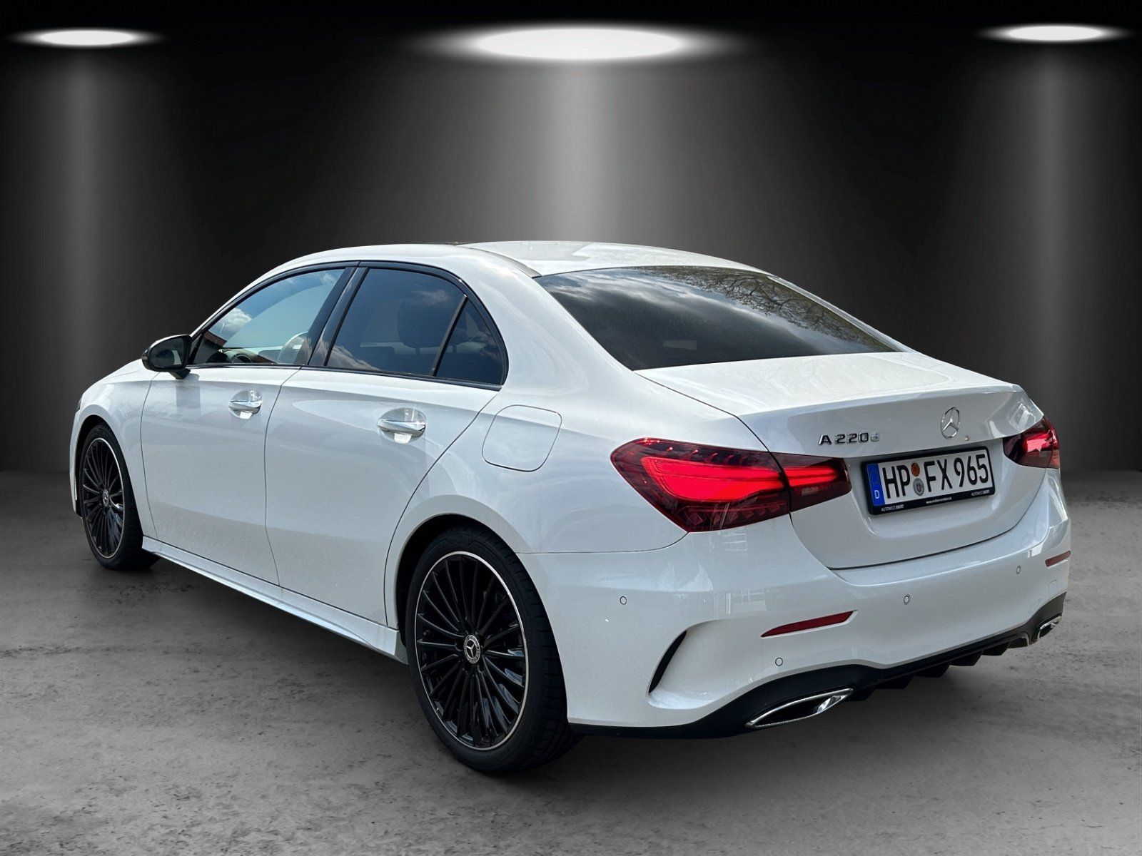 Fahrzeugabbildung Mercedes-Benz A 220 d Lim+AMG-Line+Burmester+PSD+DISTRONIC+19"
