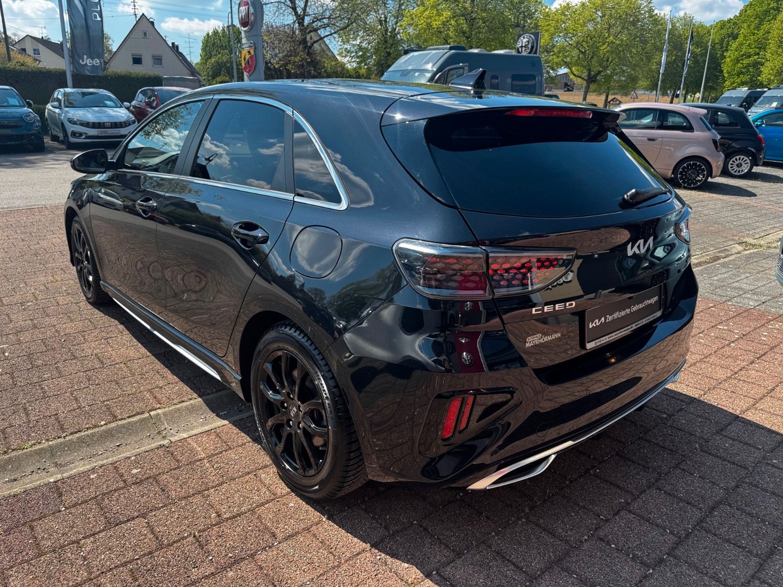 Fahrzeugabbildung Kia CEED 1.5T DCT7 GTL BENZIN 160 PS KAMERA NAVI