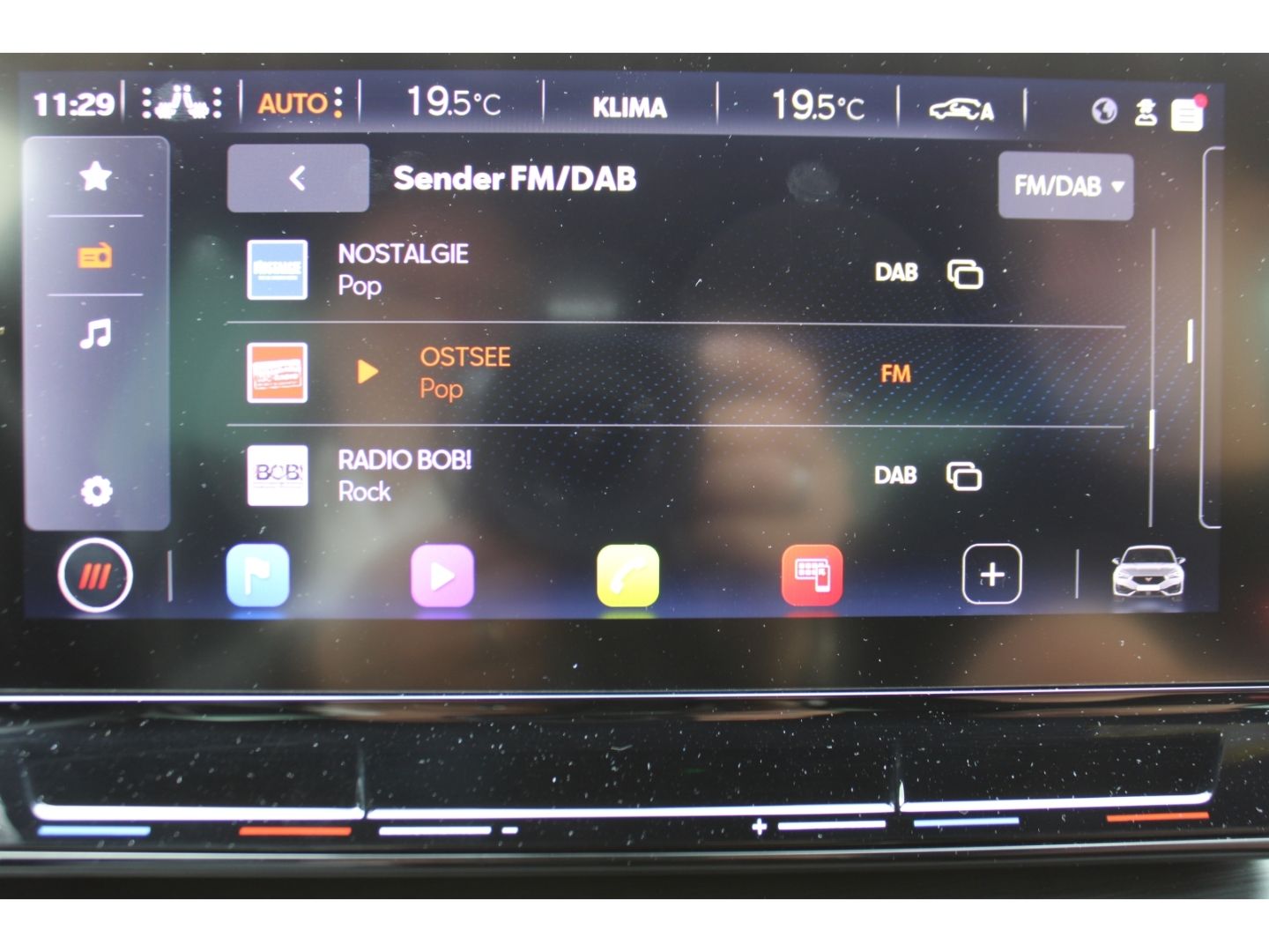 Fahrzeugabbildung CUPRA Leon 2.0 TSI VZ DSG ACC LED Navi PDC RFK SHZg DA