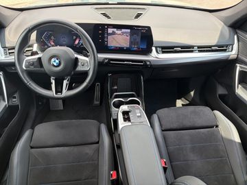 BMW X1 xDrive20d M-Sport, AHK, Premiumpaket DAB LED