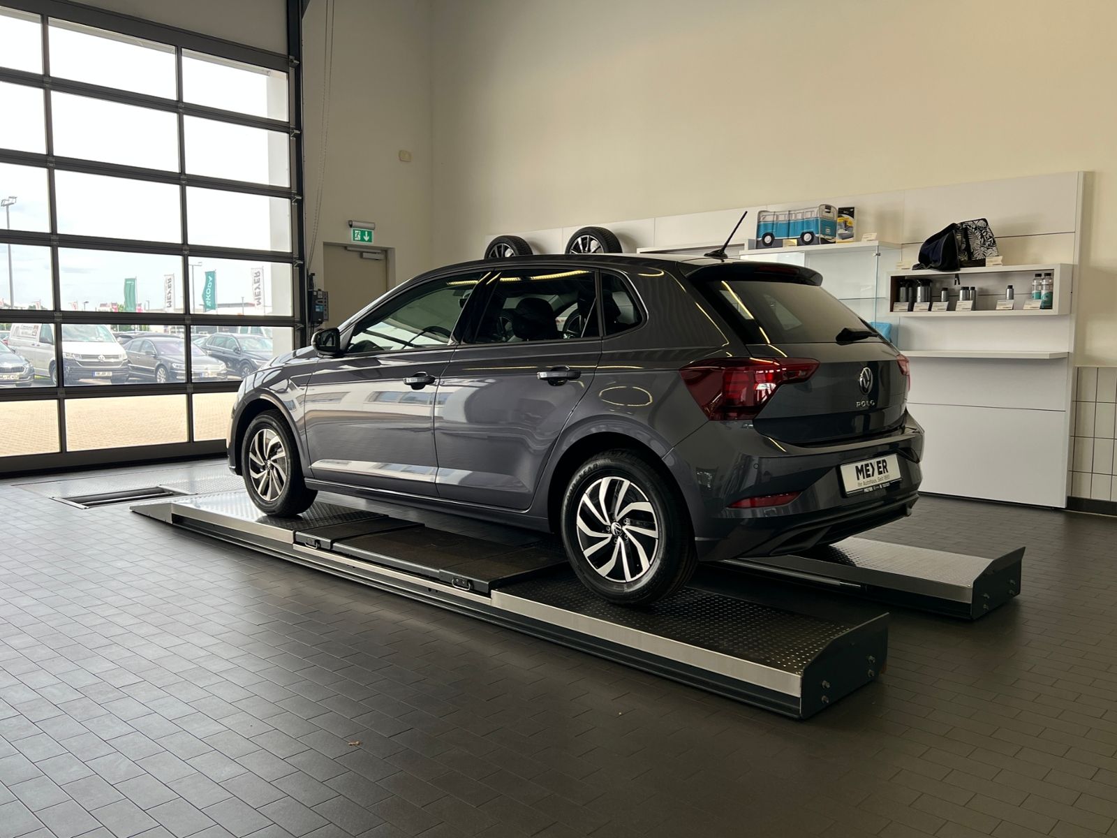 Fahrzeugabbildung Volkswagen Polo Life 1.0 TSI *LED, App Connect, PDC, Kamera