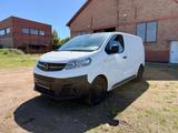 Opel Vivaro - Opel: Firmenfahrzeug