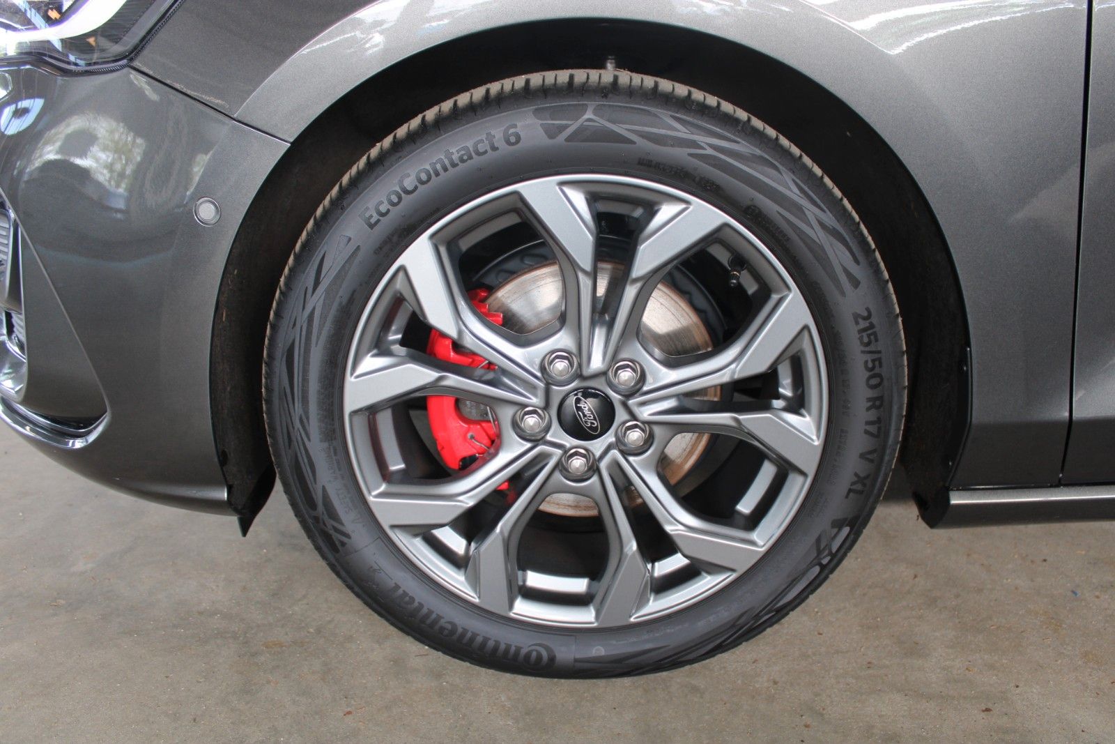 Fahrzeugabbildung Ford Focus ST-Line Aut. LED AHK ACC B&O WinterPak uvm