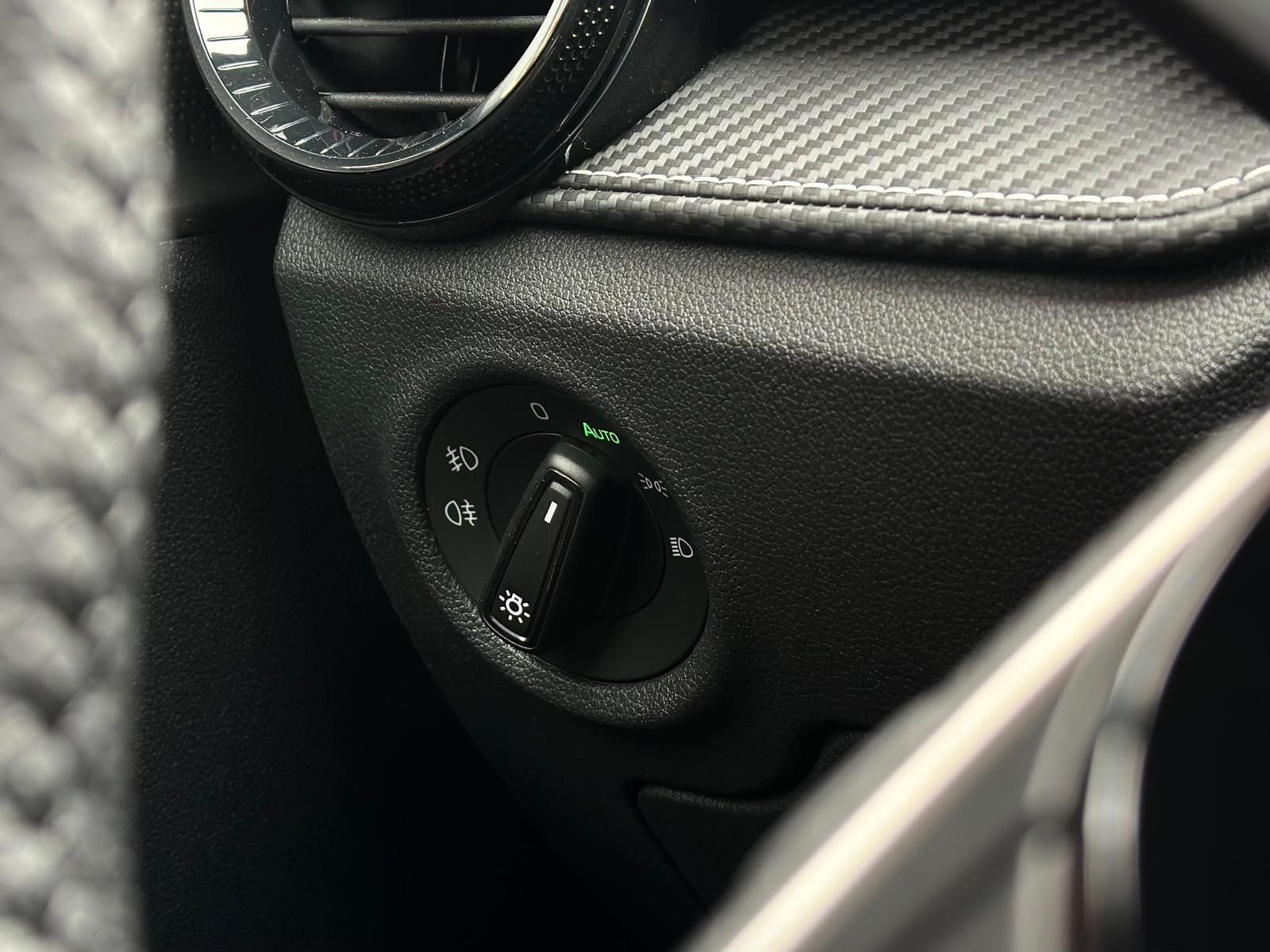 SKODA Fabia 1.0TSI MONTE CARLO DSG#LED#PAN#ACC#CAM#SHZ - Image 19