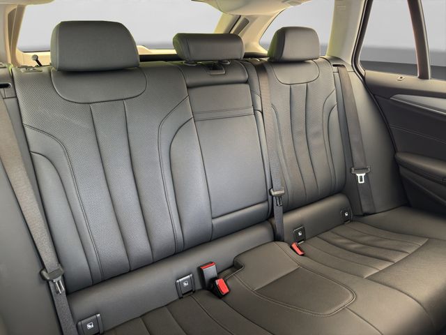 Fahrzeugabbildung BMW 530d Touring LED+Kamera+Leder+CarPlay+DAB