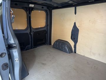 Renault Trafic Kasten L1H1 LED