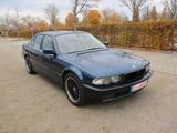 BMW E38    740i - BMW 740: E38