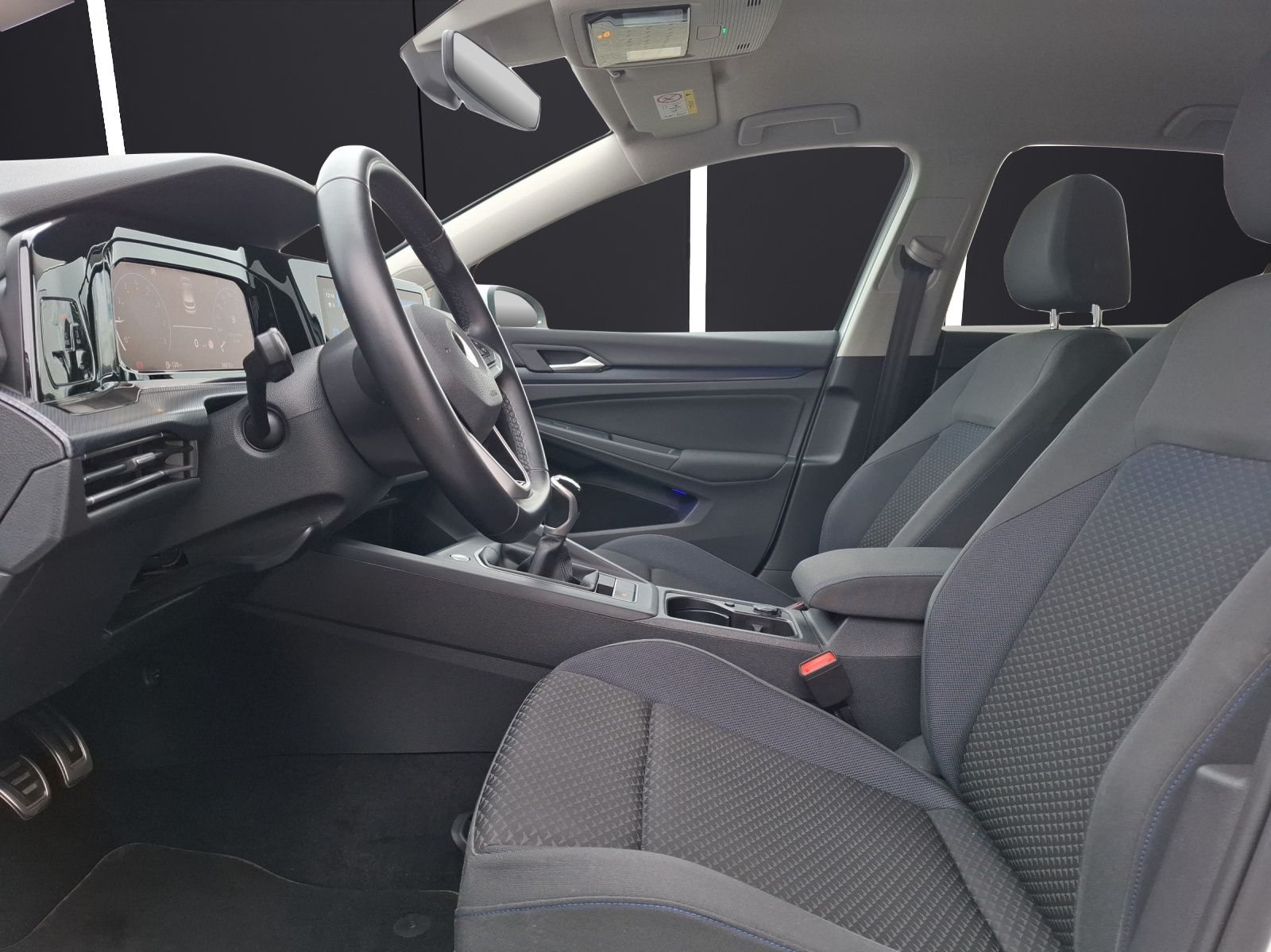 Fahrzeugabbildung Volkswagen Golf VIII TSI United LED Navi AID PDC SH LM