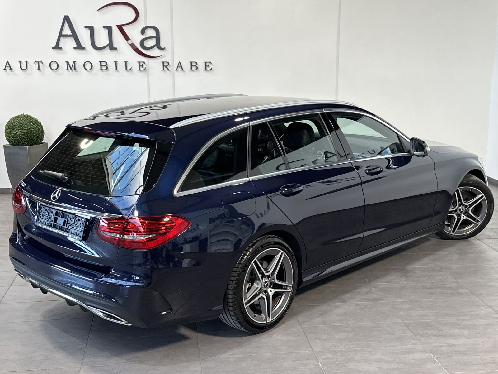 Fahrzeugabbildung Mercedes-Benz C 300 T AMG-Line NAV+LED+AHK+BURMESTER+DISTRONIC