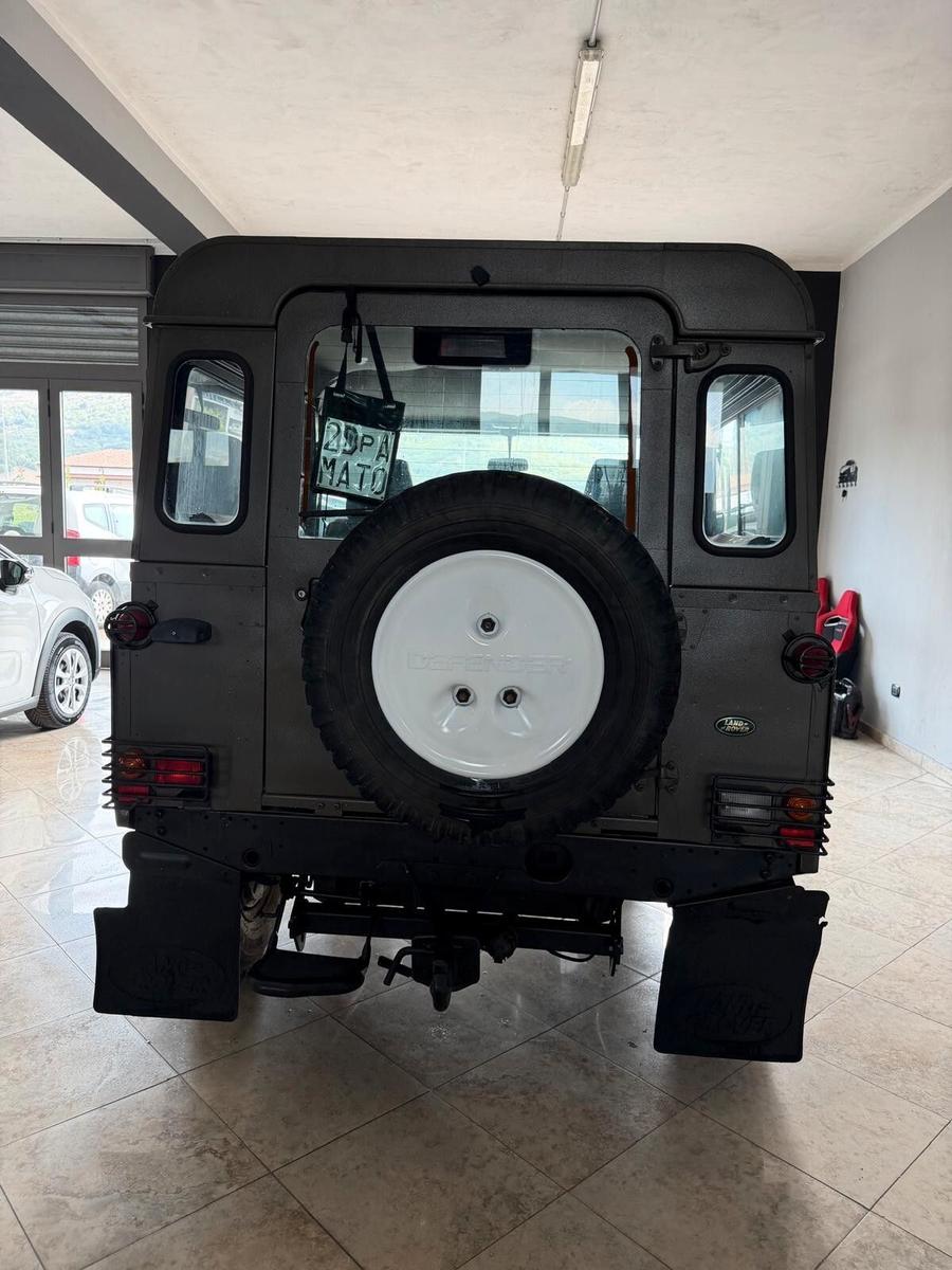 Land Rover Defender 90 2.5 TD5 122ch - Pneus neufs - Chassis sain - Banquette arrière