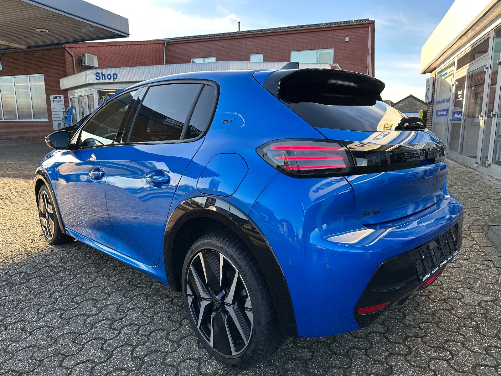 Fahrzeugabbildung Peugeot 208 GT PureTech 100 Navi/LED/ 360°Kamera/Keyless