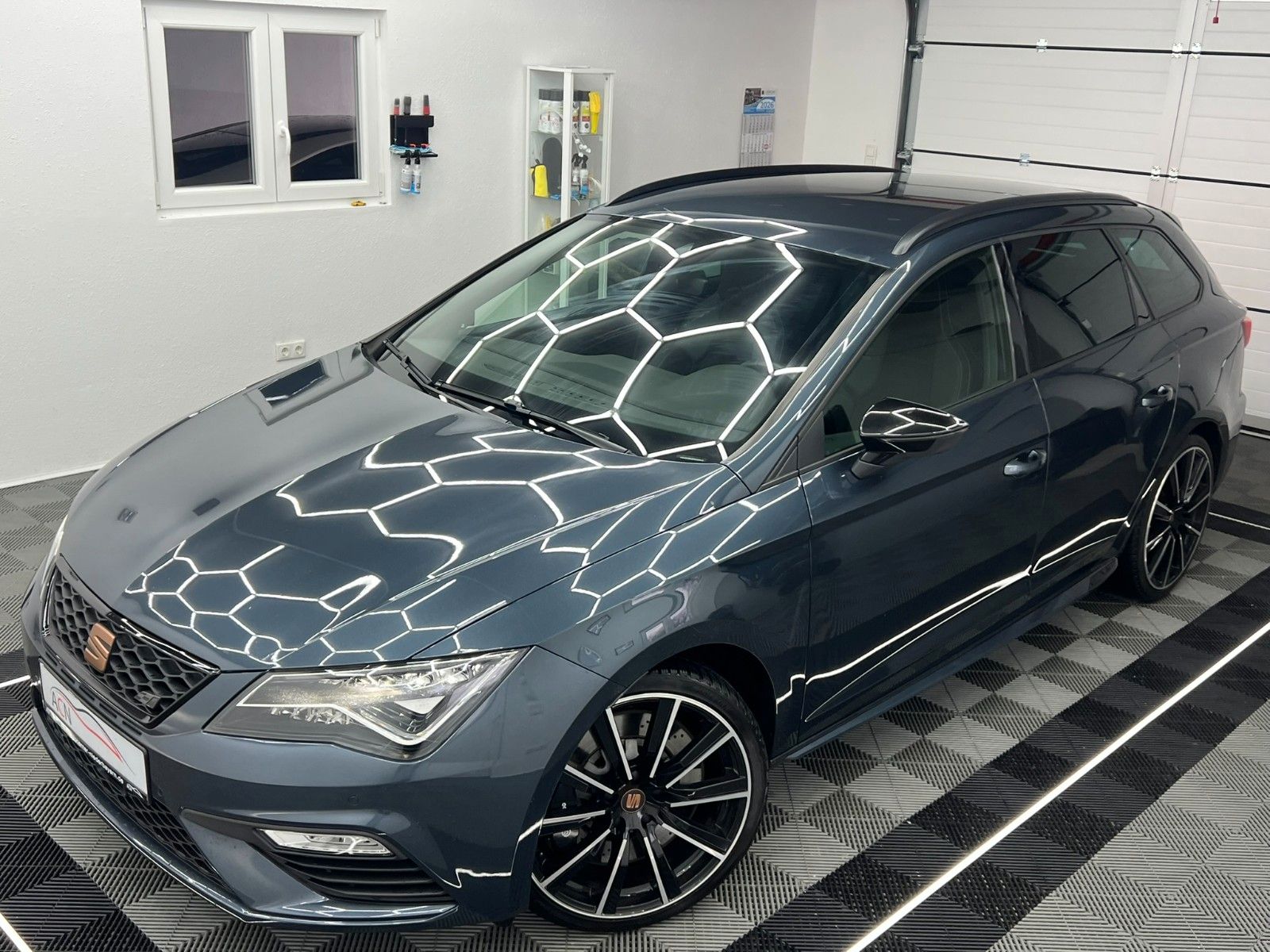 Fahrzeugabbildung SEAT Leon ST Cupra 300 4Dr. PERFORMANCE/SCHALE/BEATS