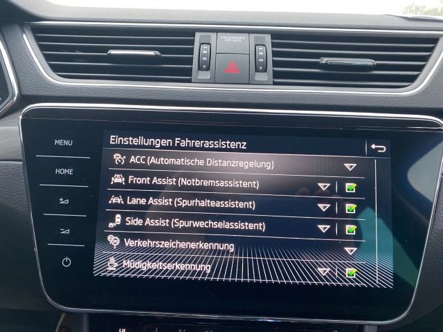 Fahrzeugabbildung SKODA Superb Combi *Matrix*RFK*19Zoll*Side Assist*eHec
