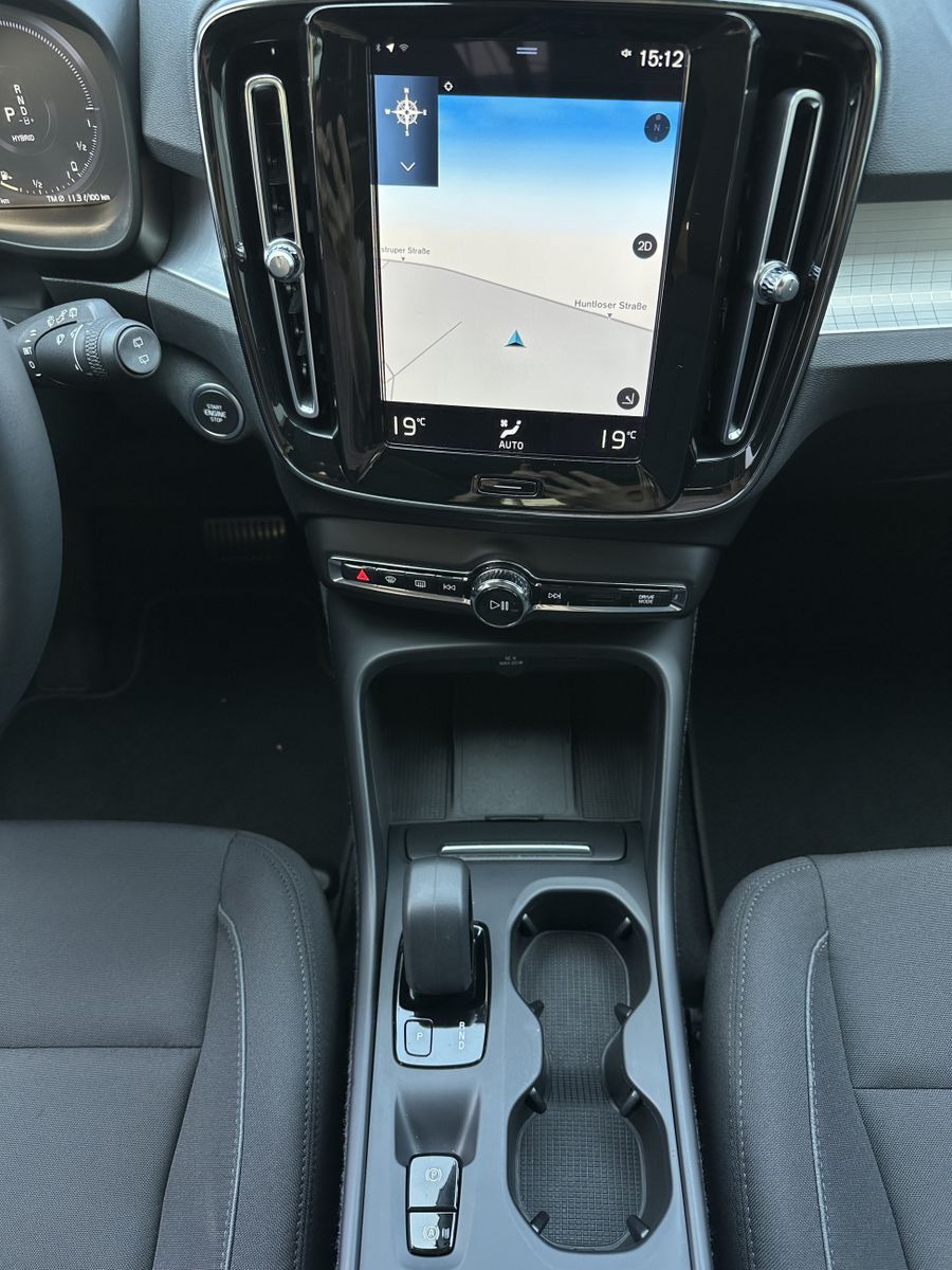 Fahrzeugabbildung Volvo XC40 T4 Recharge DKG Inscription NAV+LED+PANO+VC