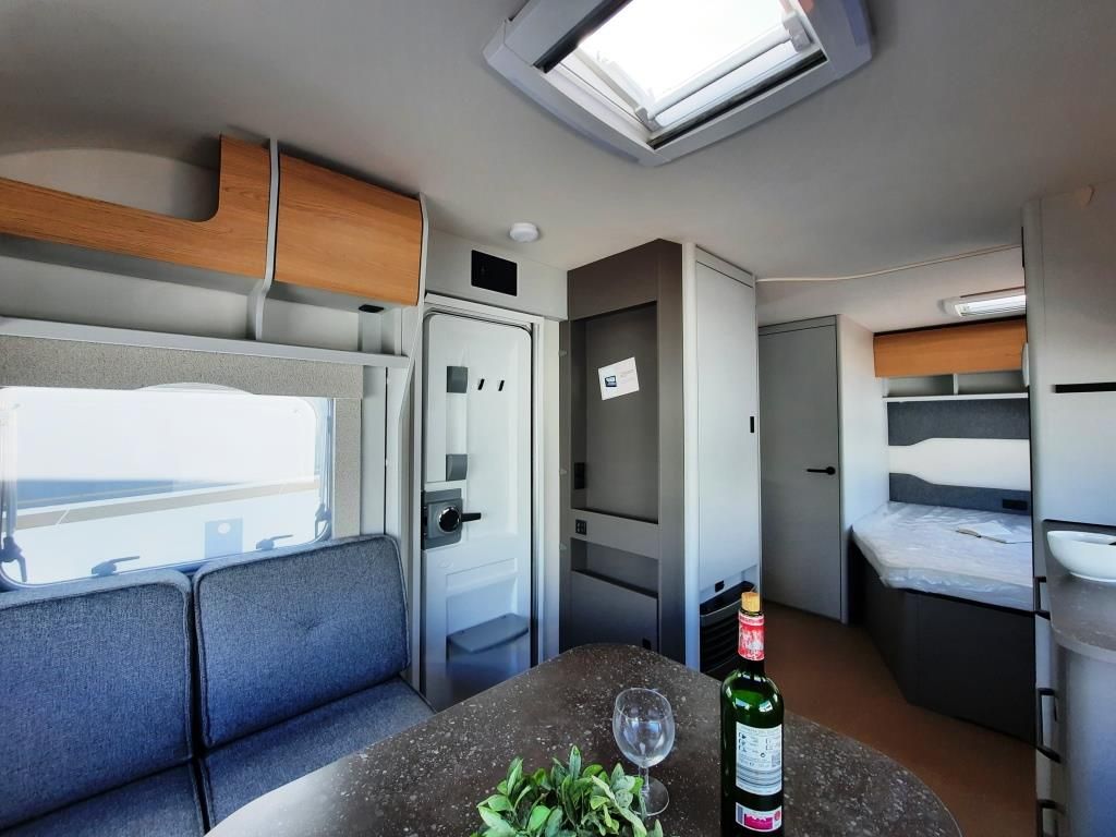 Fahrzeug Übersicht 9 Fahrzeugabbildung Bürstner B66 465 TS Verfüg./Sparen Sie 3.810,- €