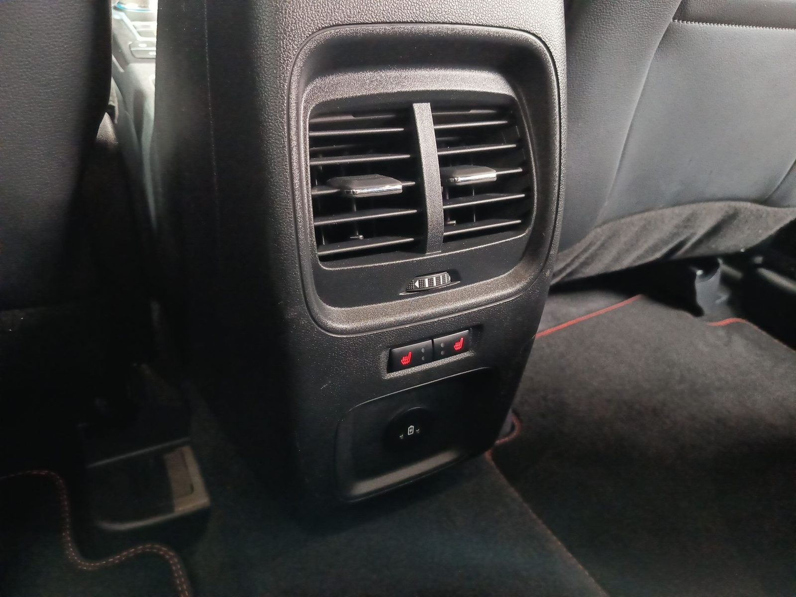 Ford Kuga Plug-In Hybrid ST-Line X imagem 2