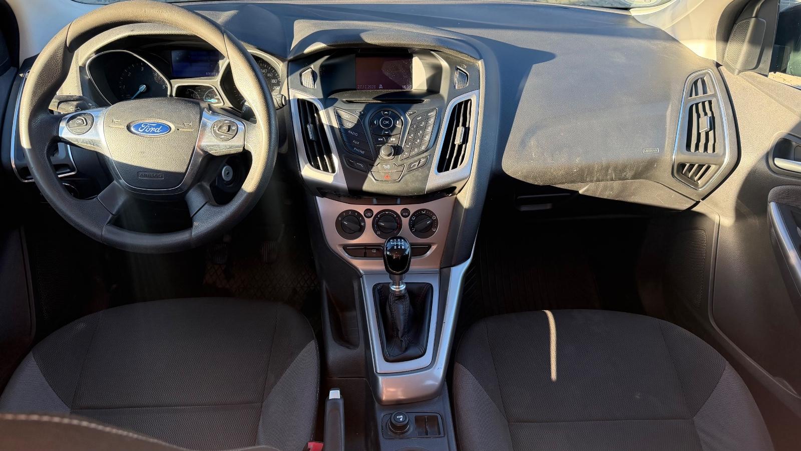 Ford Focus 2013 — photo 15