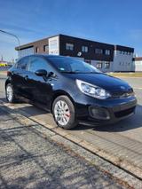 Kia Rio 1.4 TDI - Kia Rio aus 2012 mit Diesel-Antrieb