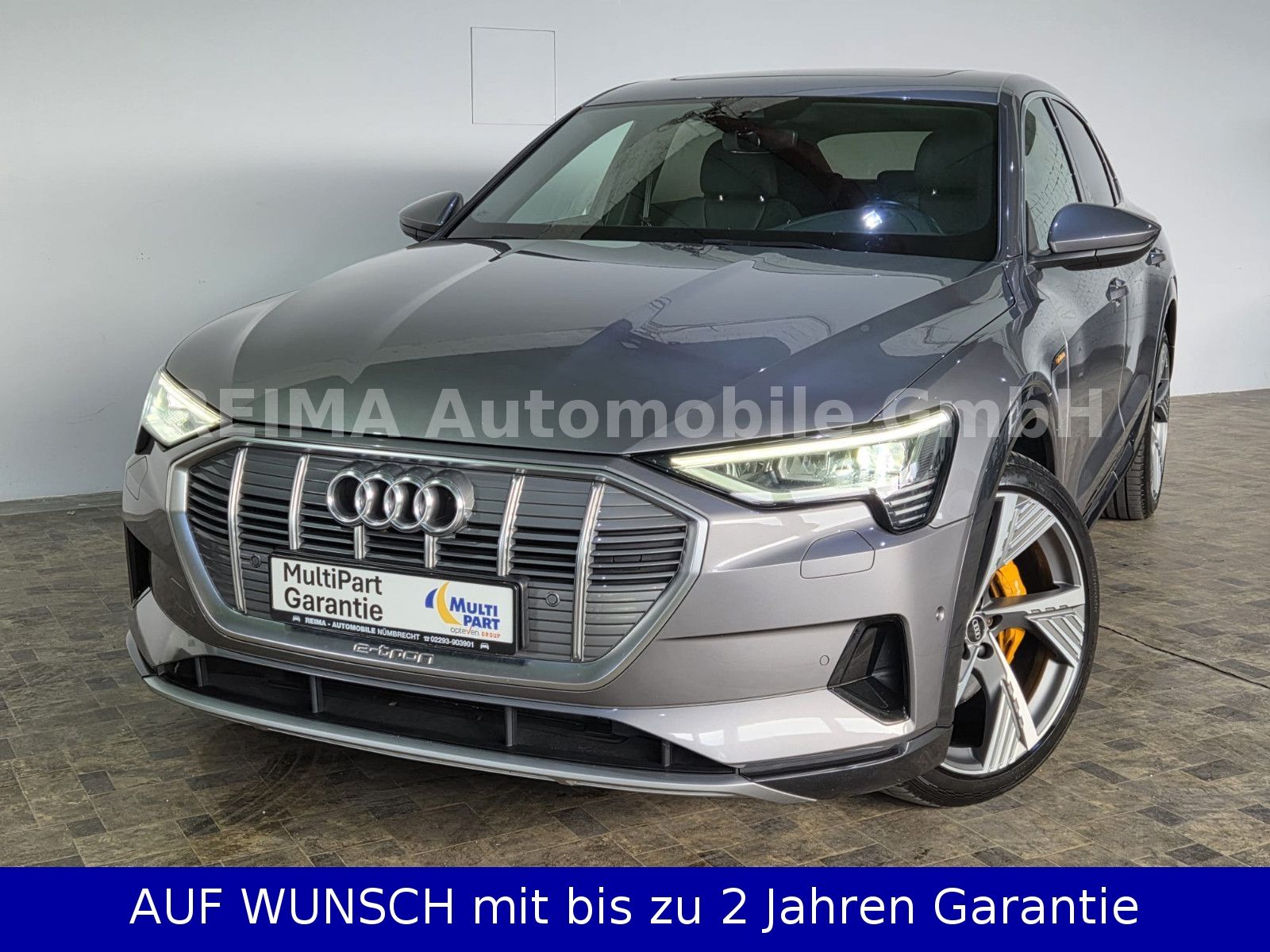 Fahrzeugabbildung Audi e-tron Sportback 55 quattro, Matrix, ACC