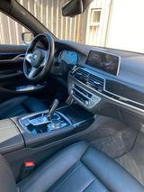BMW 740i - 1. Hand, Top Zustand, Vollausstattung - BMW 740: Blau