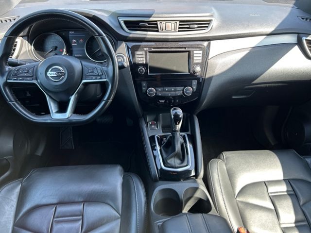 Fahrzeugabbildung Nissan Qashqai 1,7 dCi TEKNA+ 4x4 LEDER PANO NAVI SHZ L