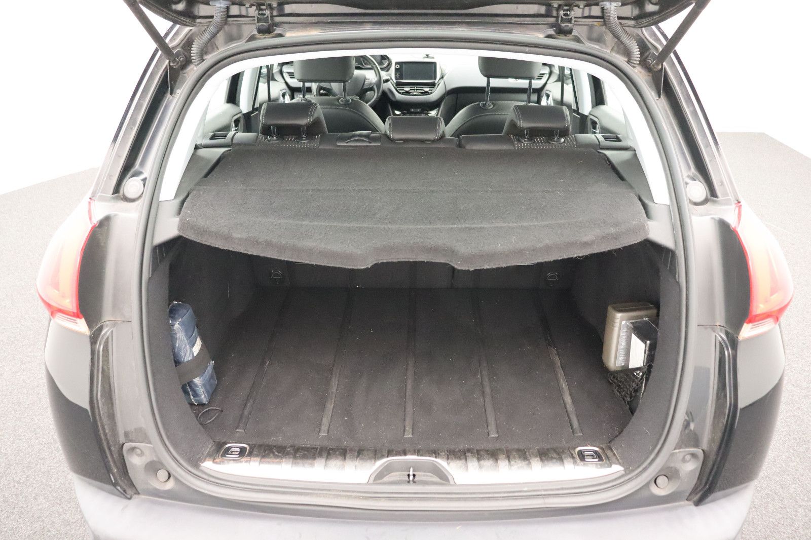 Fahrzeugabbildung Peugeot 2008 1.6 Allure NAVI