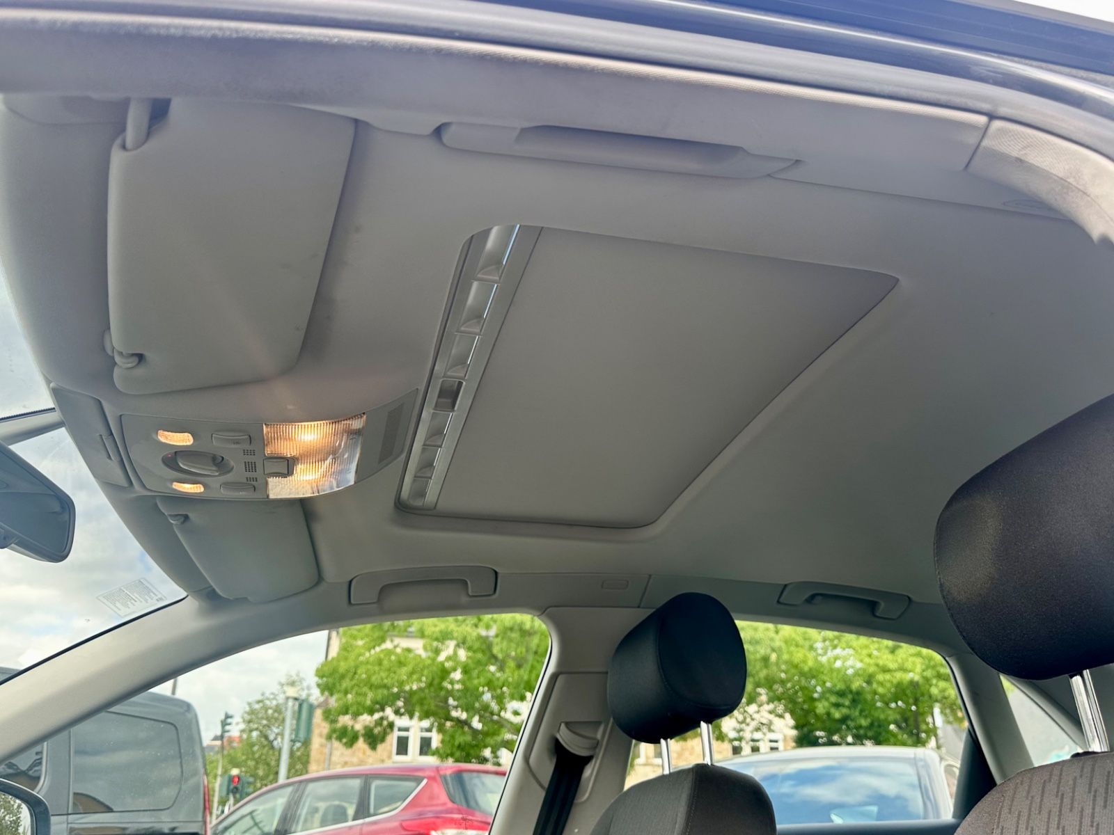 Fahrzeugabbildung Audi A4 Limousine 1.8 T Automatik Schiebedach