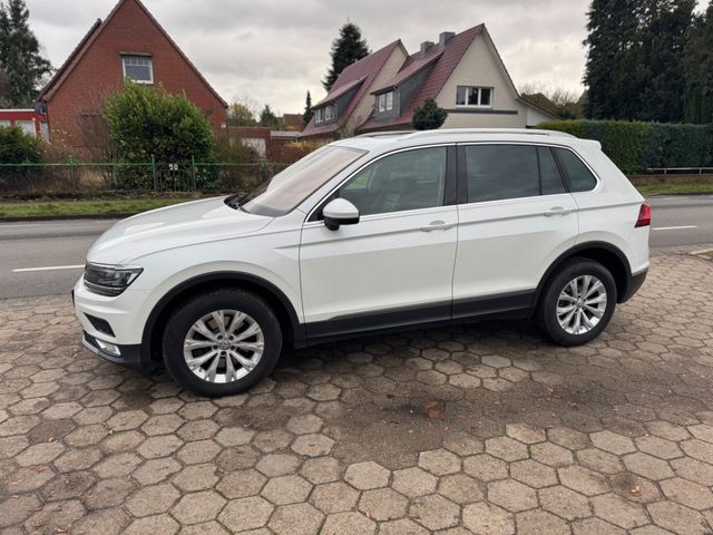 Volkswagen Tiguan Highline 4Motion 190PS *Leder+Pano+Head*