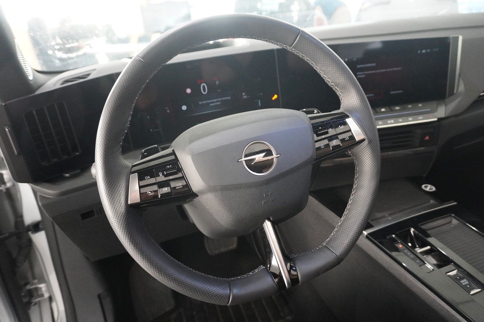 Fahrzeugabbildung Opel Astra L Lim. 1.2T GS LINE NAVI/LED/360°/PANO/DAB