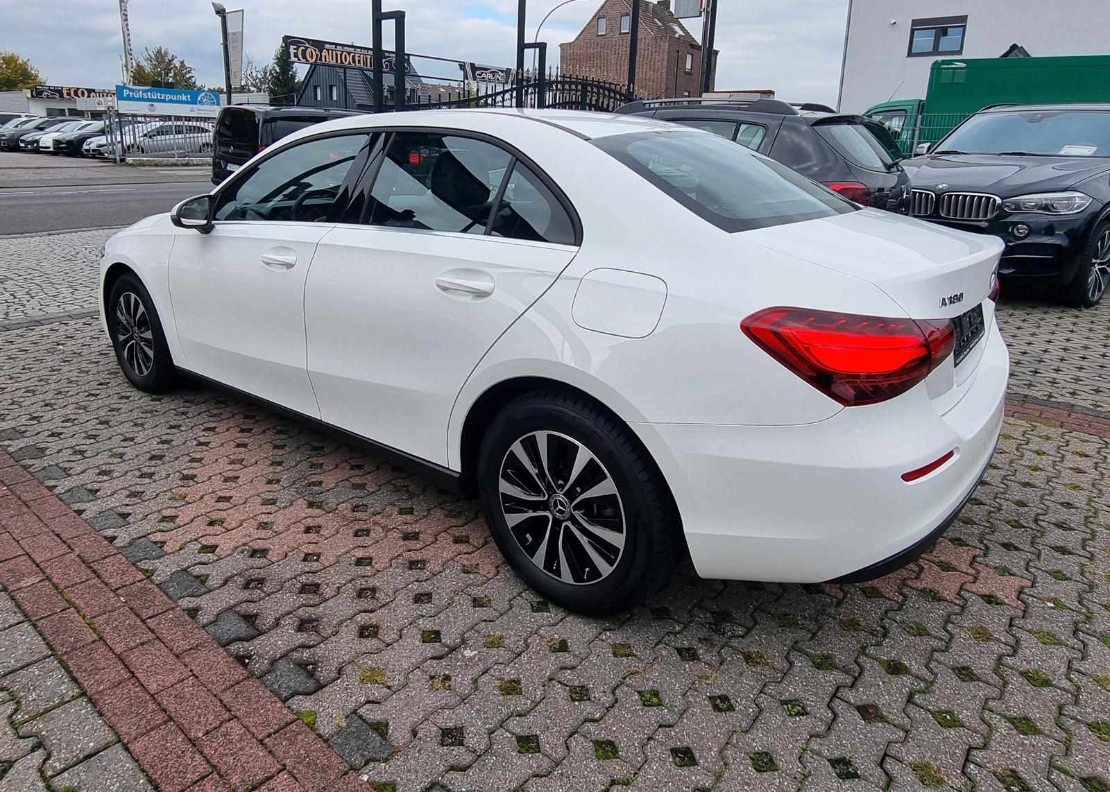 Mercedes-Benz A 180 Lim-48TKM-LEDER-KAMERA-GARANTIE-AUTOMATIK-