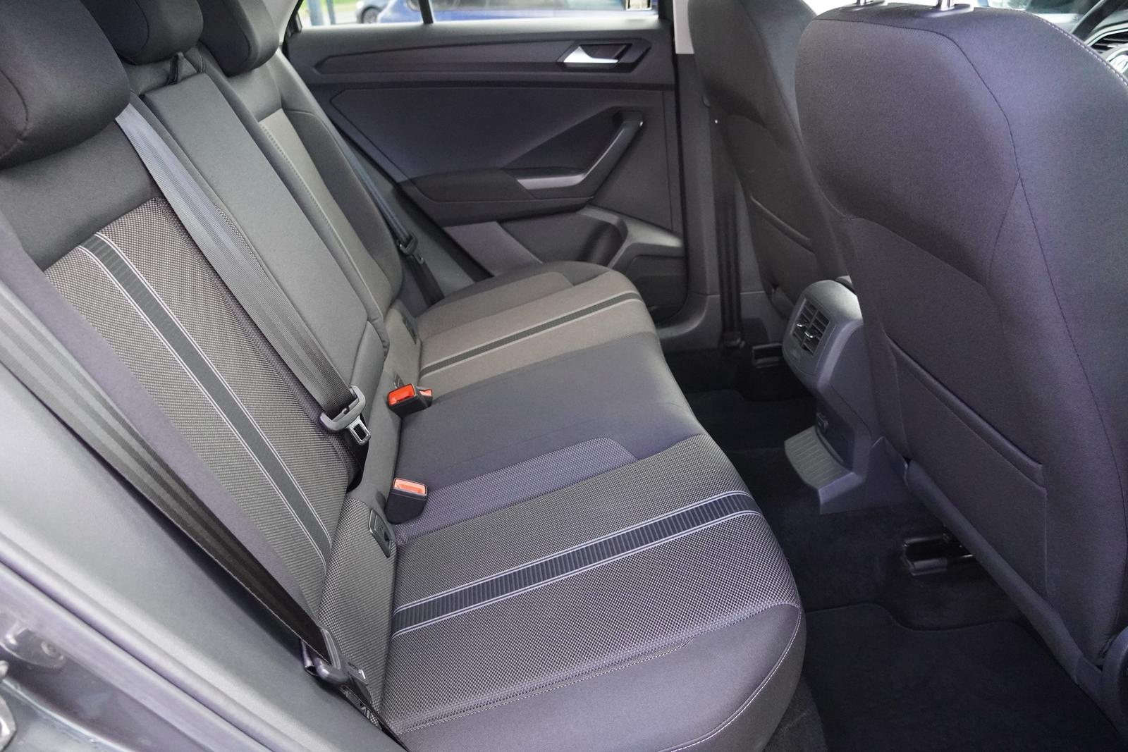 Volkswagen T-Roc 1.5 TSI DSG Style LED Navi AHK ACC PDC