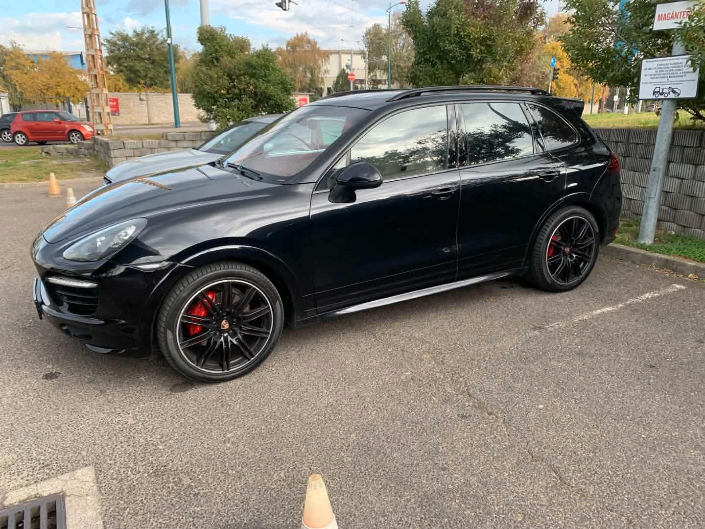 Porsche Cayenne turbo GTS