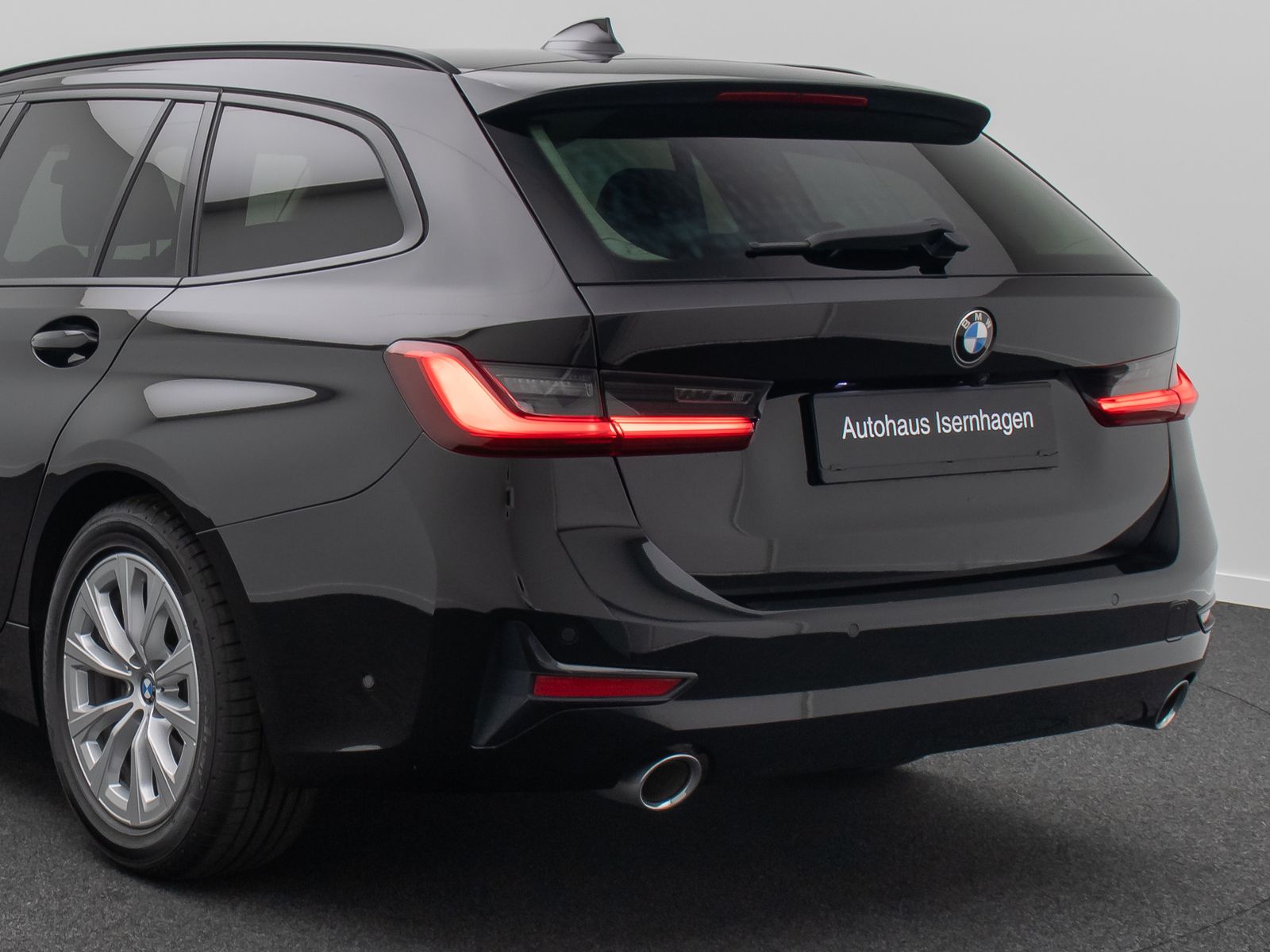 Fahrzeugabbildung BMW 320d HUD 360°DAB Leder Sport HiFi GeschwindigReg