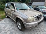 Suzuki Grand Vitara 2.7 V6 Comfort - Suzuki Grand Vitara: 7