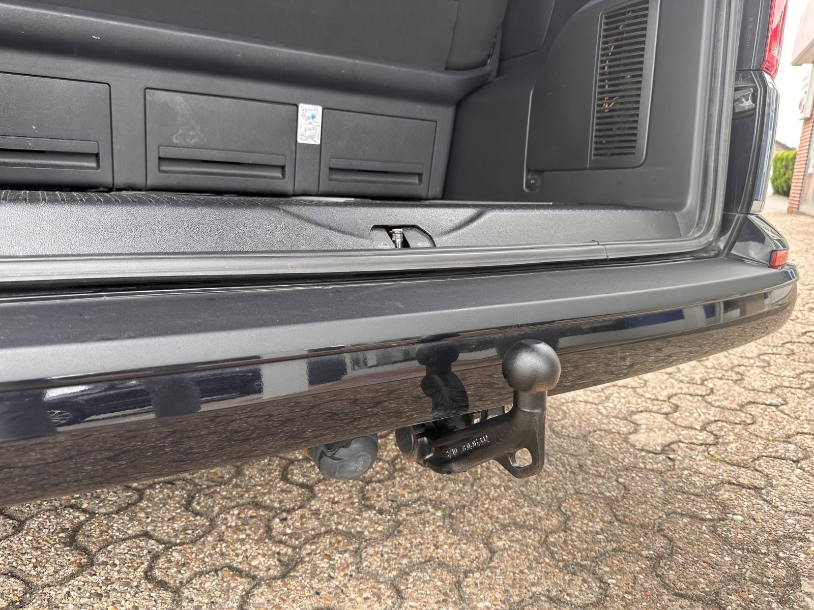 Fahrzeugabbildung Volkswagen T6 Multivan 2.0 TDI 4Motion DSG AHK/Navi/APP